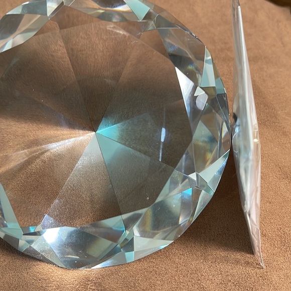 Triangles enamel pin - Picture 4 of 6